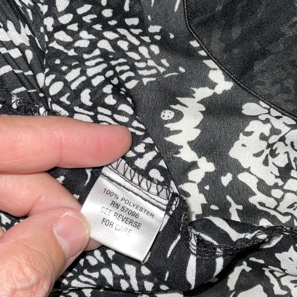 ☀️Nicola, Stretchy Shirt, Size S - Picture 5 of 10